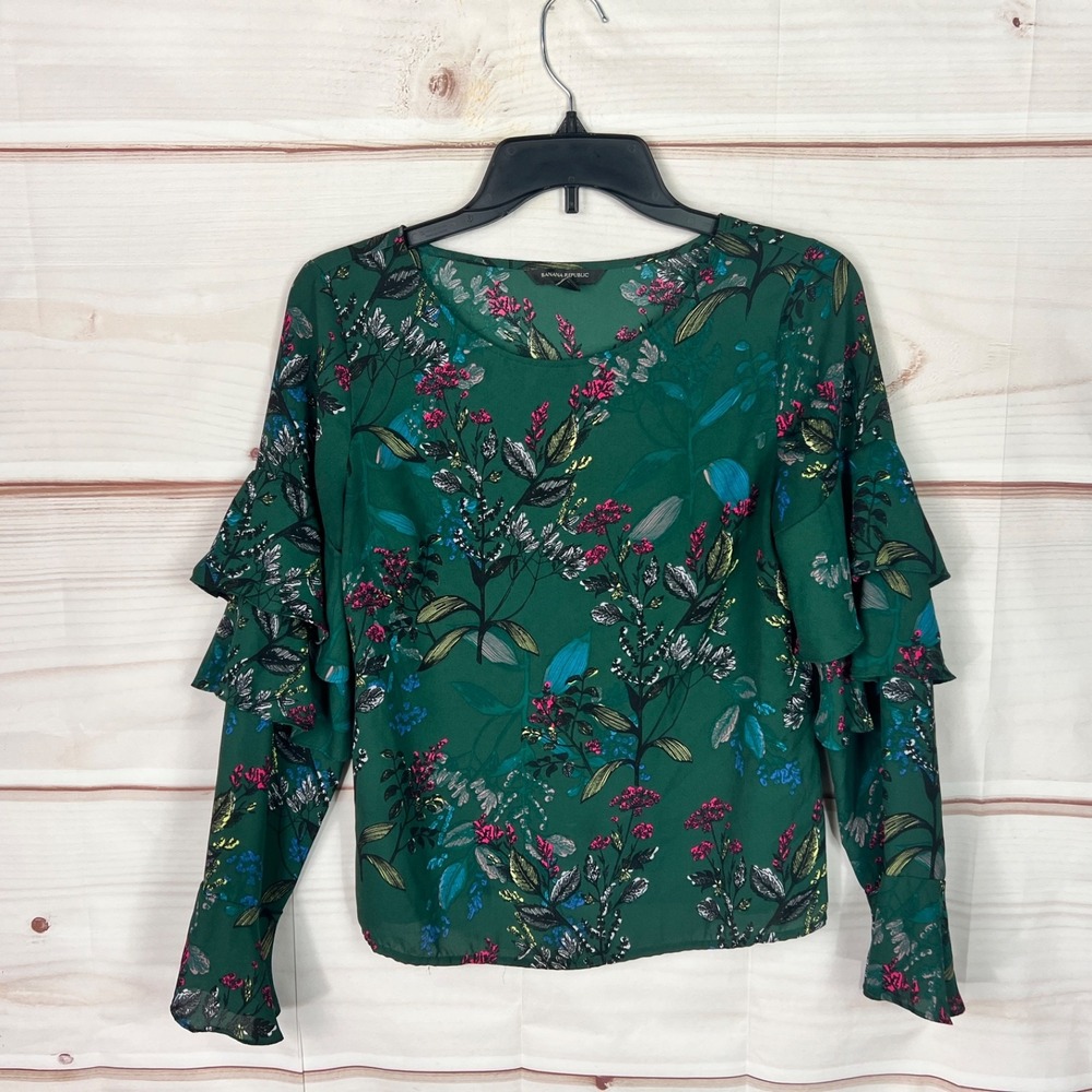 Banana Republic Top Womens XS Green Floral Blouse Ruffle Sleeve Boat Neck Woven